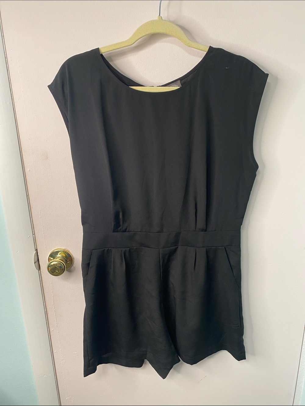 Vince Camuto Black Cap-Sleeve Tunic Romper